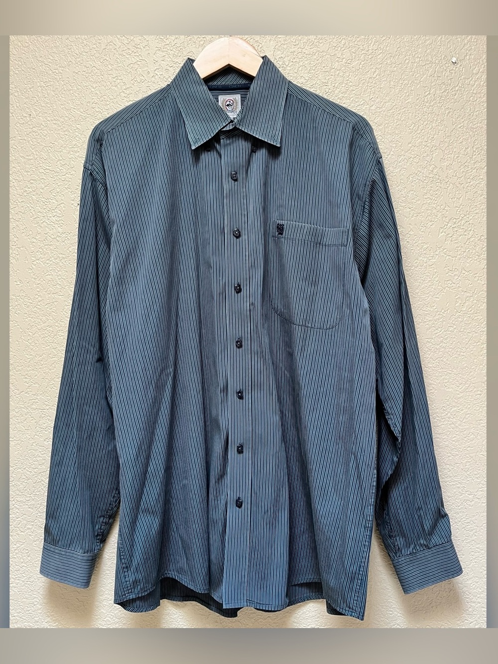 Cinch Men's Buttoned Striped Print Dress Shirt Men's Size- Large